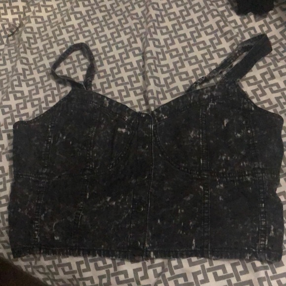 Crop top - Picture 1 of 3